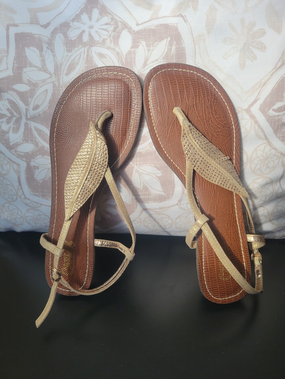 Carlos by Carlos Santana Tandy Metallic Rhinestone Leaf Sandals Size 7.5